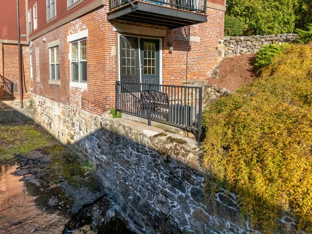 $425,000 | 7 Chester Road, Unit 211, Derry, NH 03038