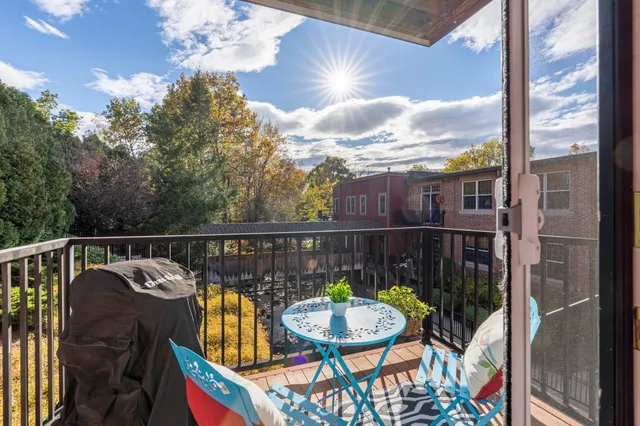 $425,000 | 7 Chester Road, Unit 211, Derry, NH 03038