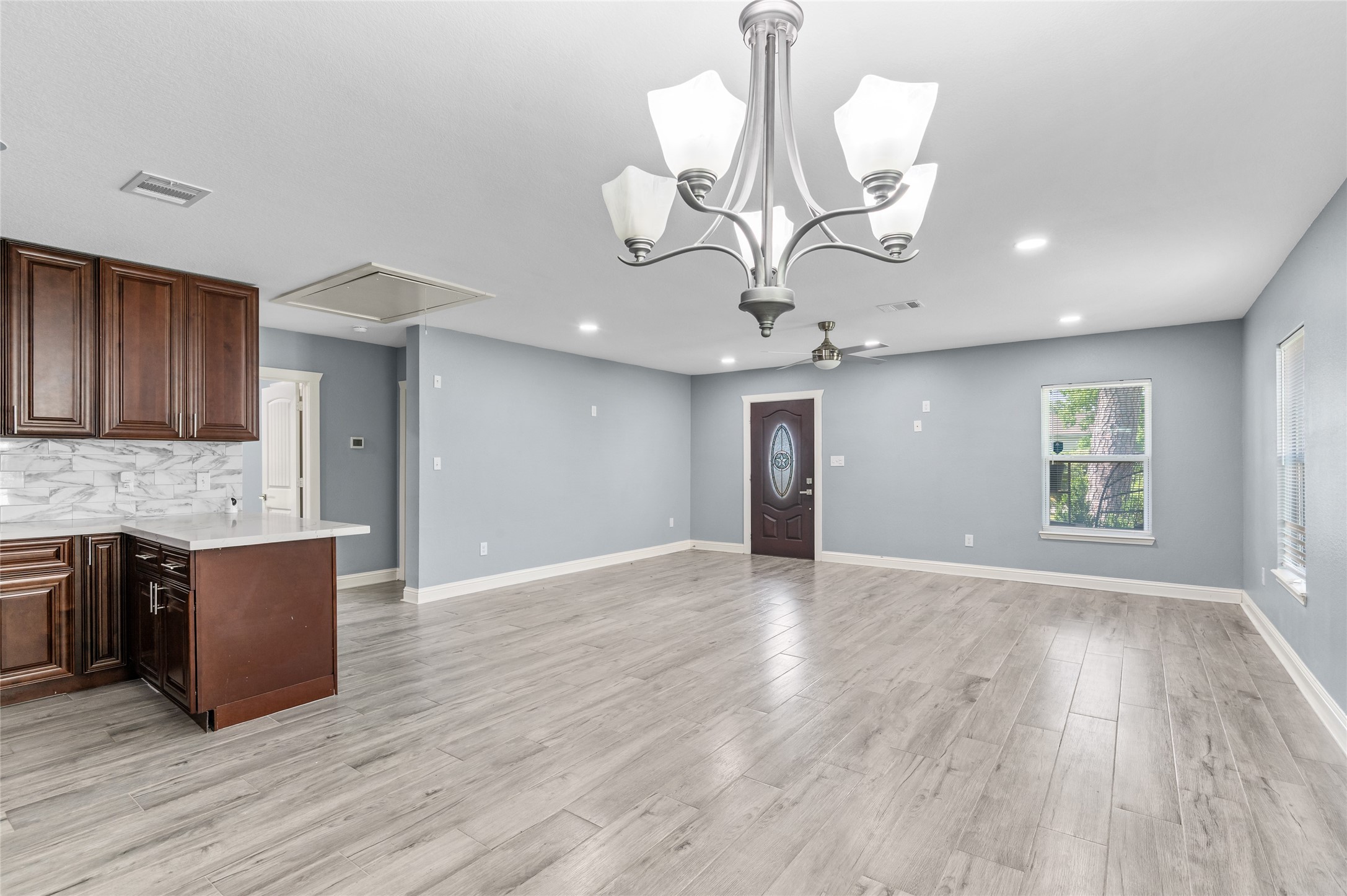3853 Rosedale Street Houston, TX 77004 - Photo 14 of 50 Open concept Living/Dining