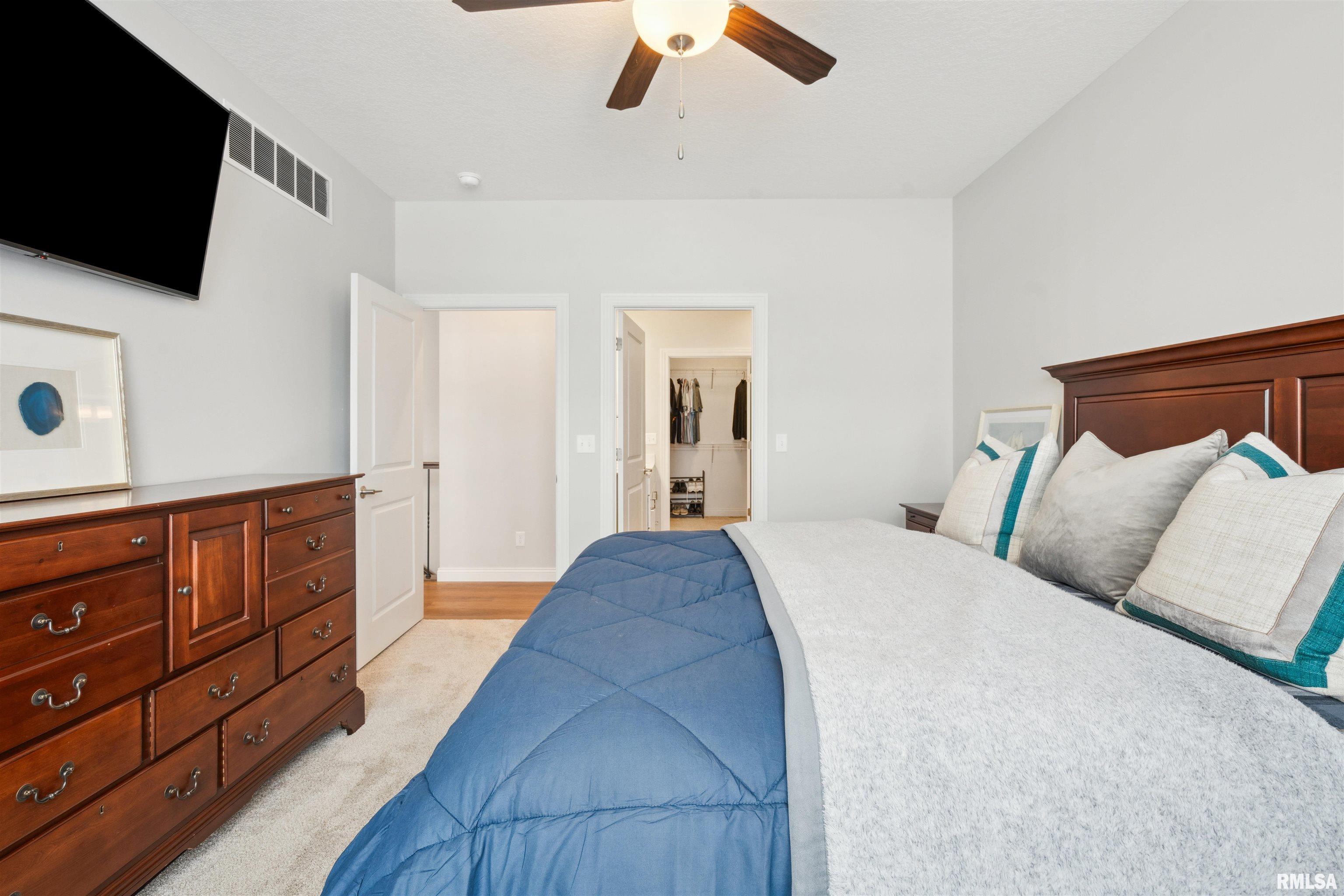 5691 Red Fox Road Bettendorf, IA 52722 - Photo 14 of 35