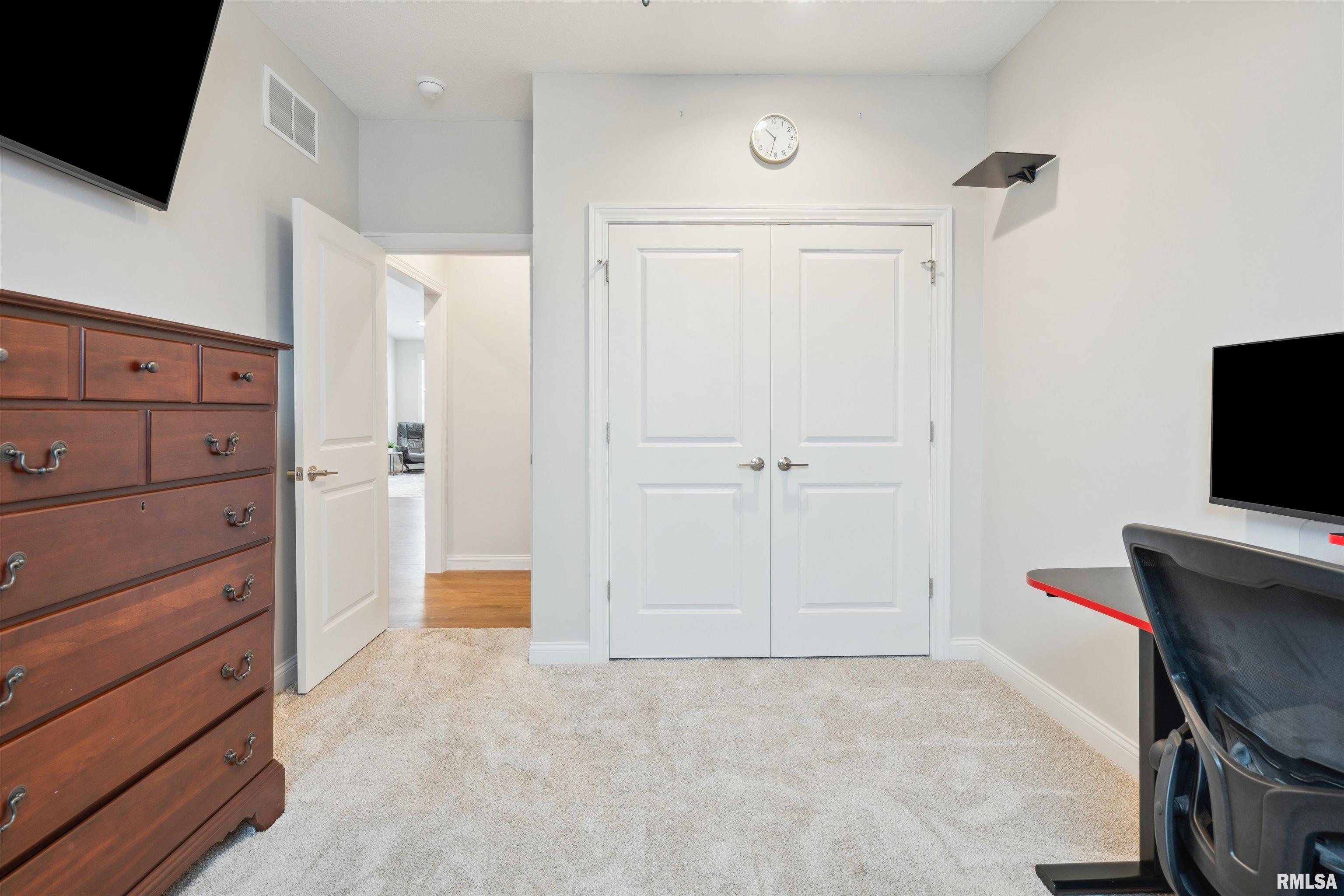 5691 Red Fox Road Bettendorf, IA 52722 - Photo 22 of 35