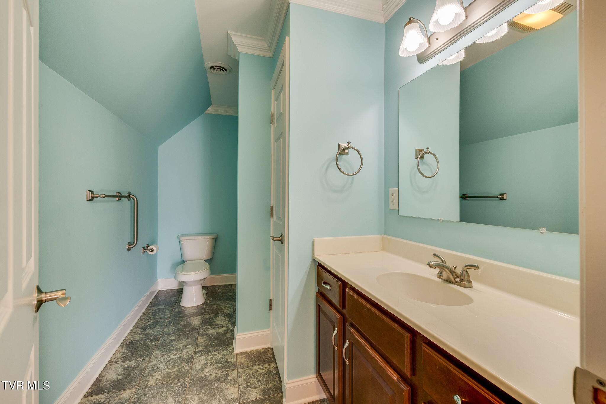 733 Rocky Branch Road Blountville, TN 37617 - Photo 46 of 68 037