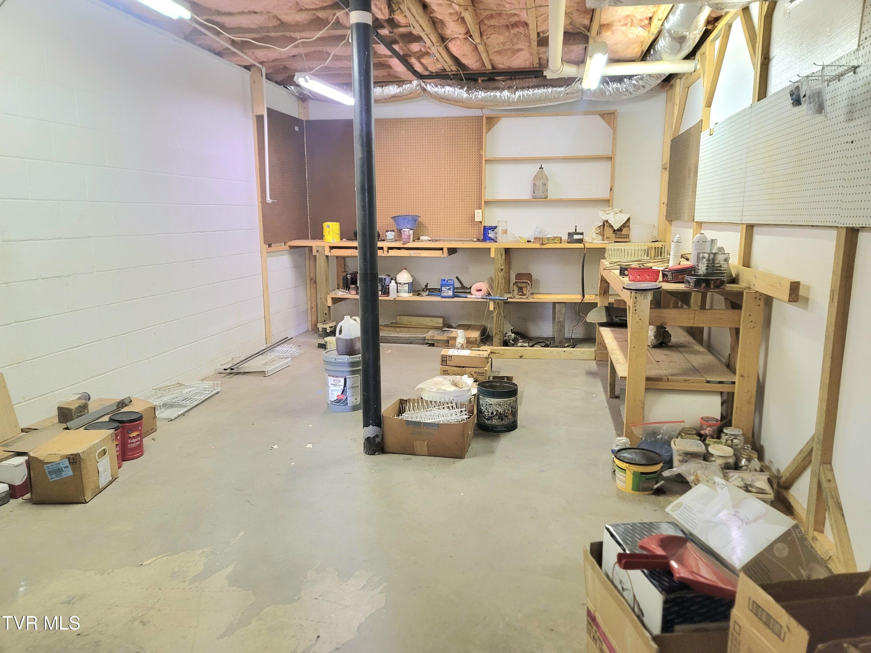 733 Rocky Branch Road Blountville, TN 37617 - Photo 53 of 68 20260101_212402