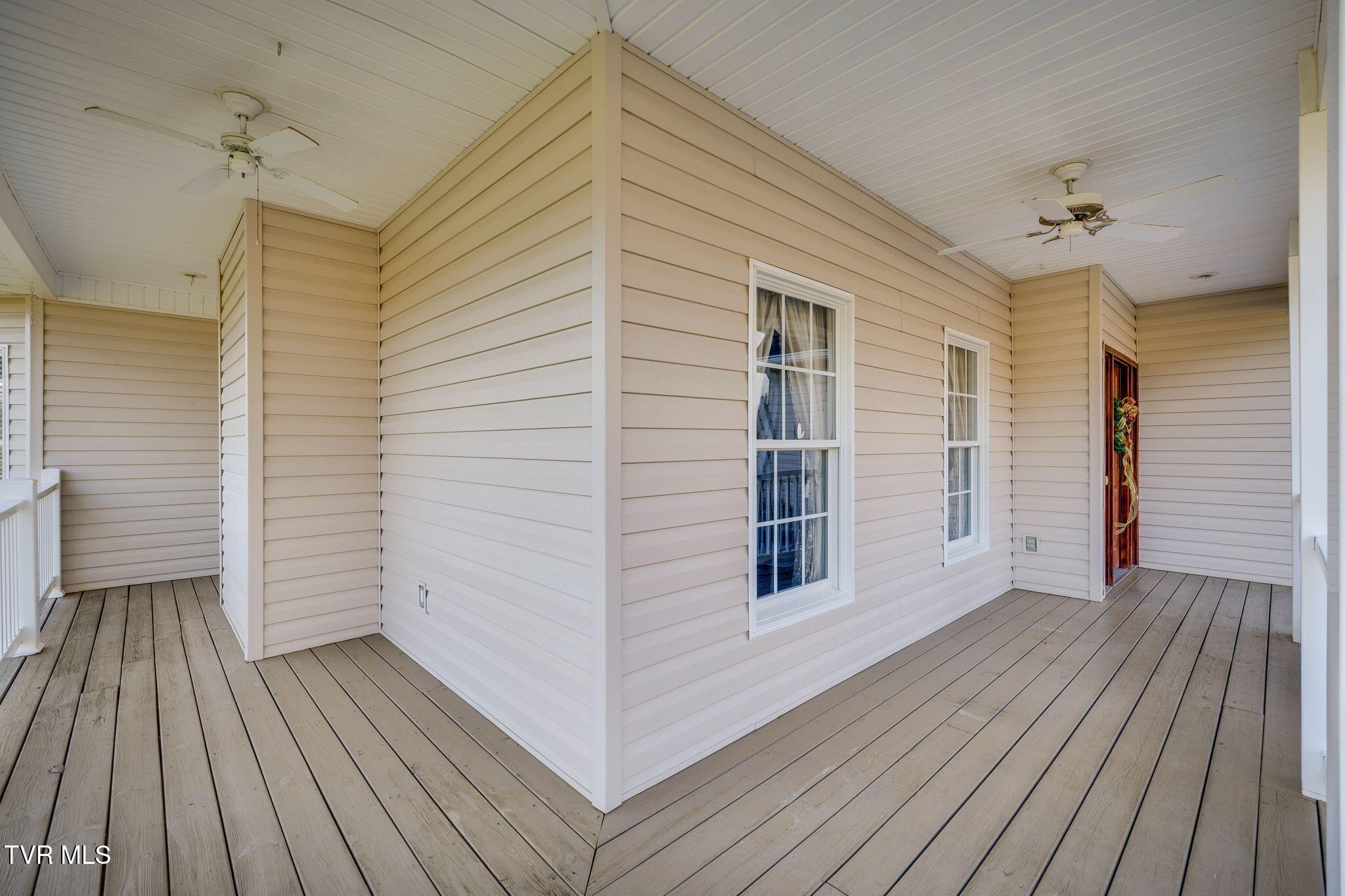 733 Rocky Branch Road Blountville, TN 37617 - Photo 6 of 68 004