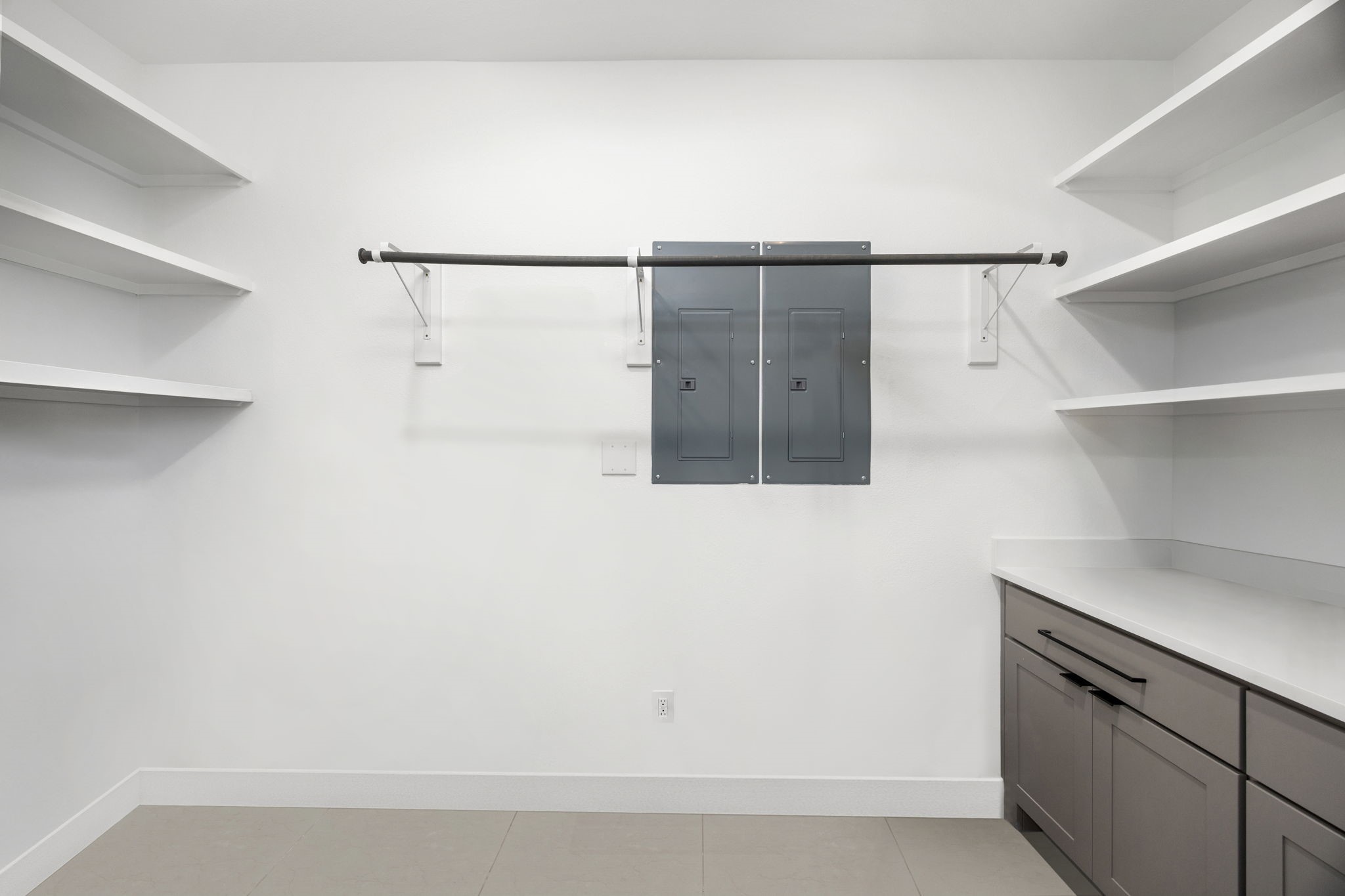 424 Redan Street Houston, TX 77009 - Photo 47 of 47 Spacious utility room with built-in sink, ample counter space, and storage—perfect for laundry, crafts, or extra organization.