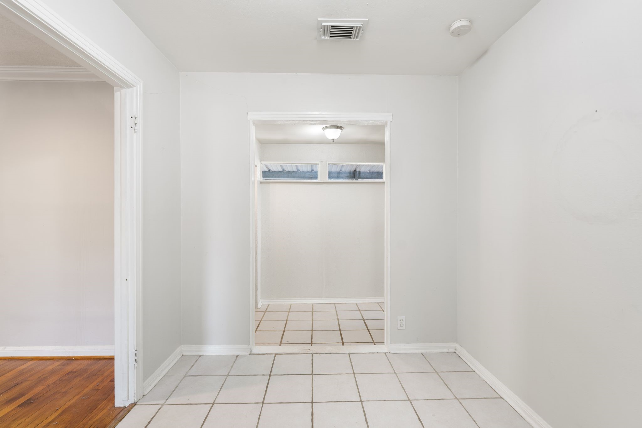 1811 West 14th 1/2 Street Houston, TX 77008 - Photo 12 of 25 a view of an empty room