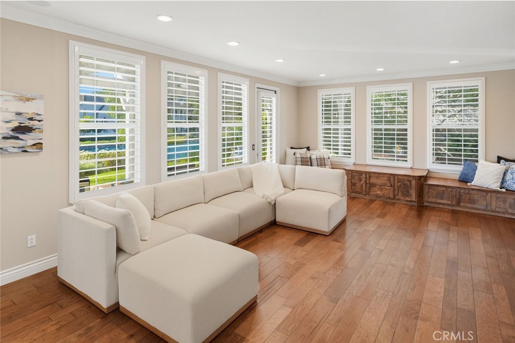 27052 Island Road Valencia, CA 91355 - Photo 30 of 75