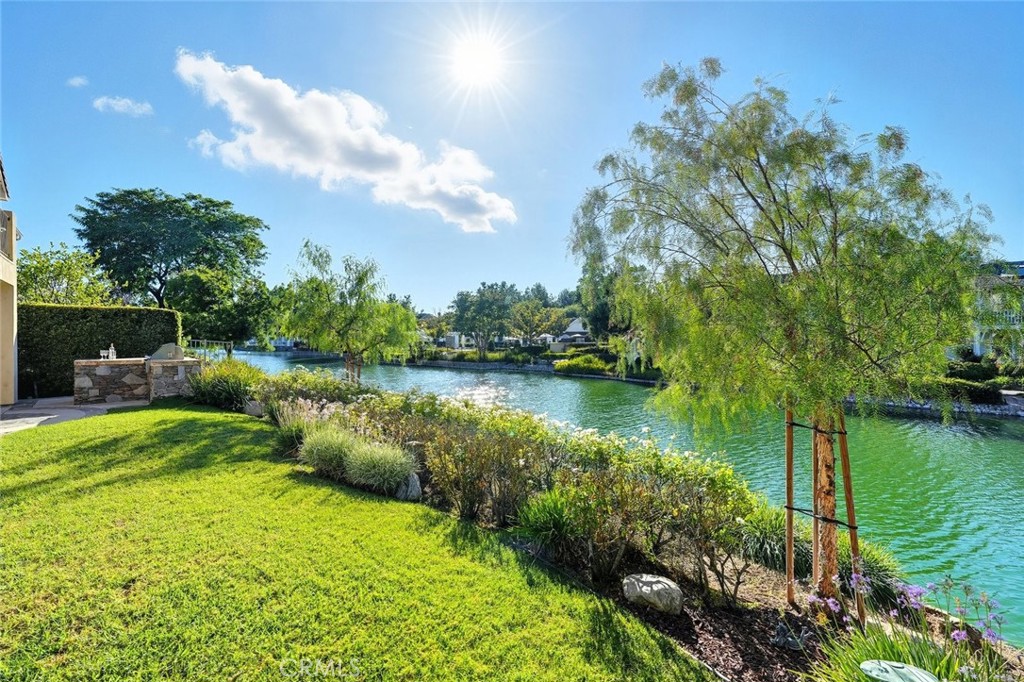 27052 Island Road Valencia, CA 91355 - Photo 5 of 75