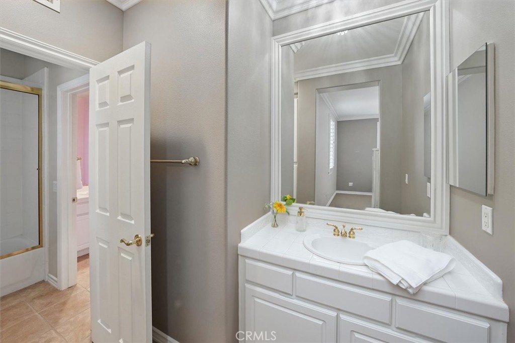 27052 Island Road Valencia, CA 91355 - Photo 60 of 75