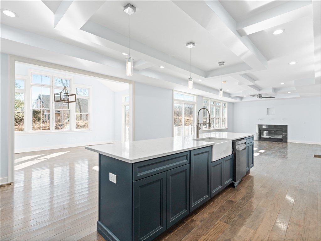 4 Woodward Road Lincoln, RI 02865 - Photo 5 of 35