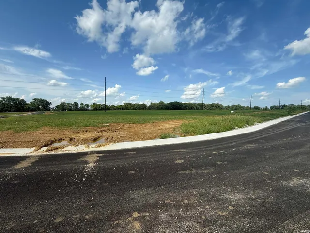 $179,900 | 1214 Saddlebrooke, Chandler, IN 47610