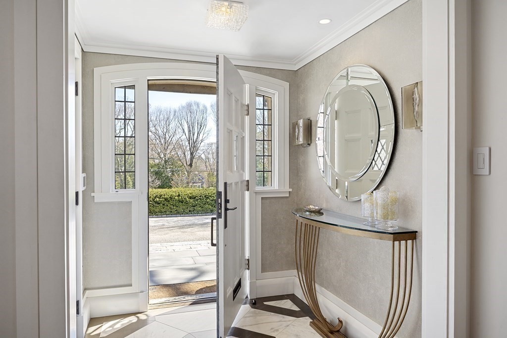 166 Edmunds Road Wellesley, MA 02481 - Photo 4 of 27