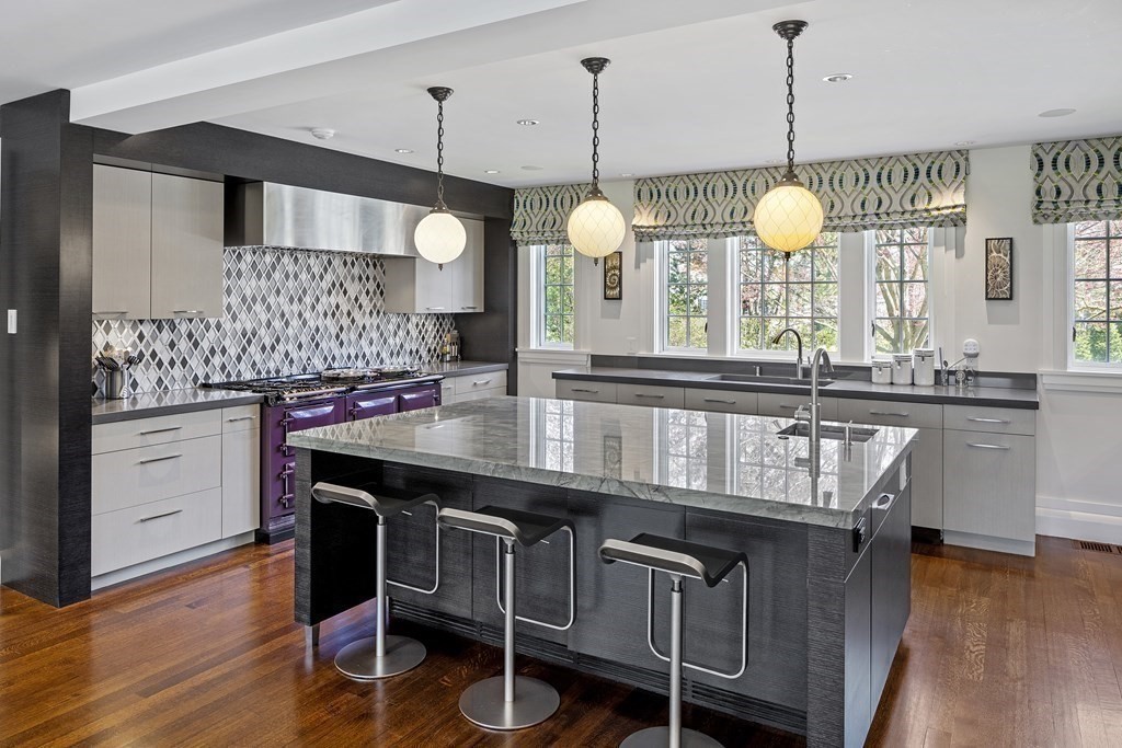 166 Edmunds Road Wellesley, MA 02481 - Photo 9 of 27