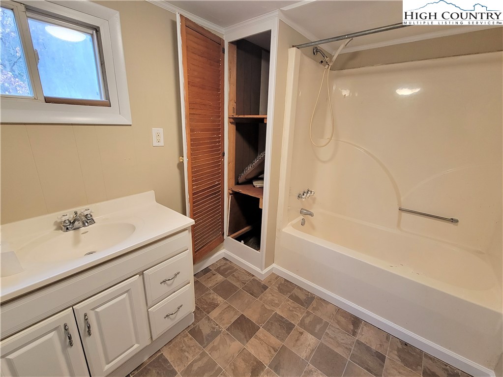 153 Ridgewood Drive Boone, NC 28607 - Photo 9 of 29