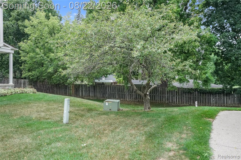 385 Neptune Drive Walled Lake, MI 48390 - Photo 29 of 32 Gallery Image 29