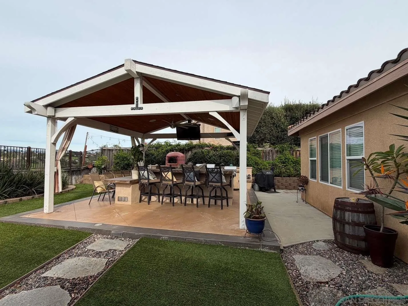 2327 Clearcrest Lane Fallbrook, CA 92028 - Photo 18 of 28 a view of a backyard with sitting area