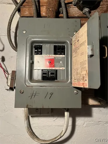 $89,000 | 19 Genesee Court, Unit 19, Utica, NY 13502