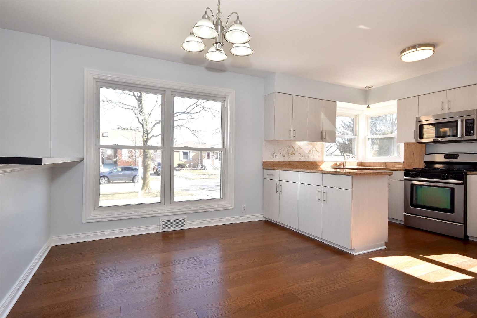 2322 2nd Avenue North Riverside, IL 60546 - Photo 12 of 28 Gallery Image 12