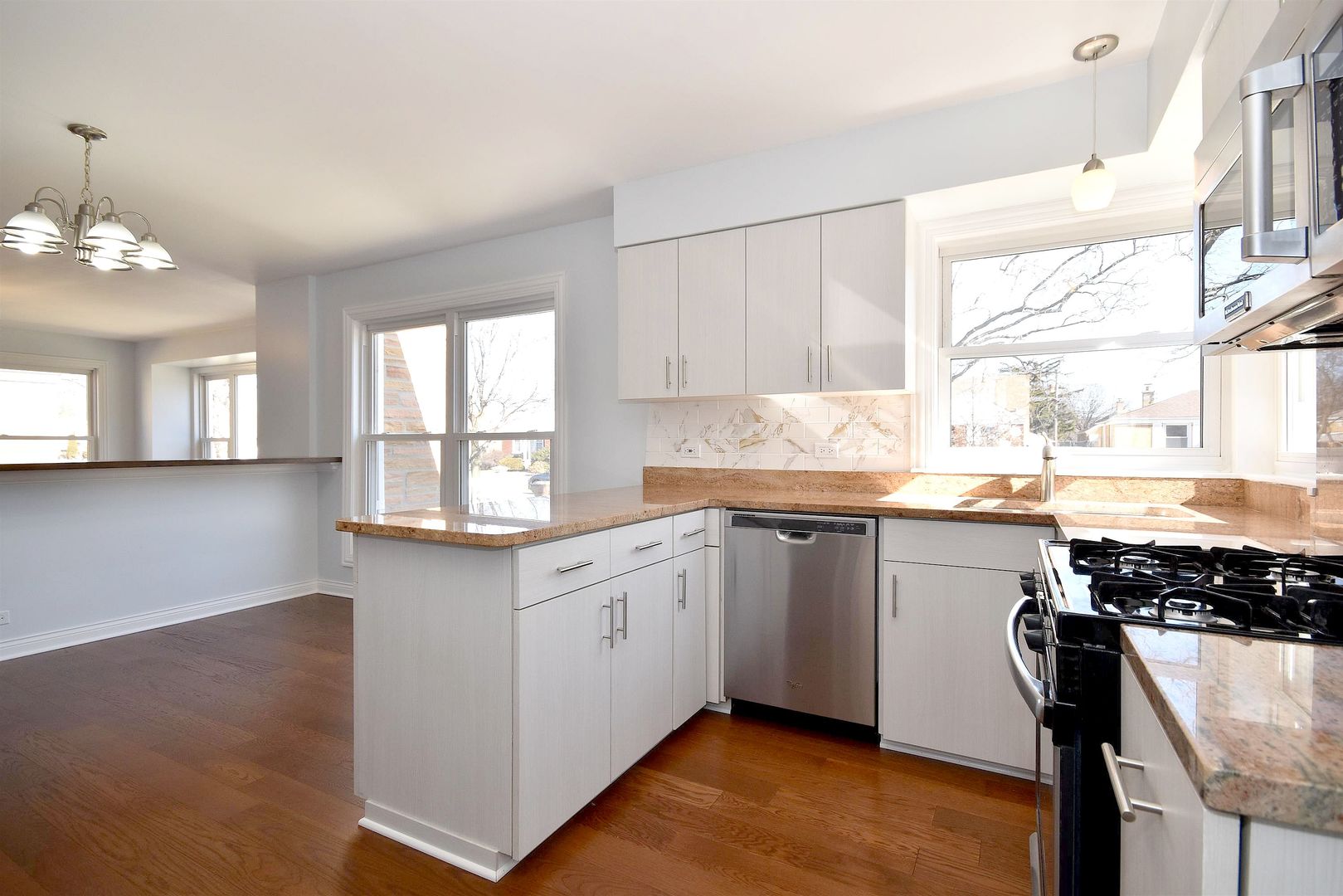 2322 2nd Avenue North Riverside, IL 60546 - Photo 8 of 28 Gallery Image 8