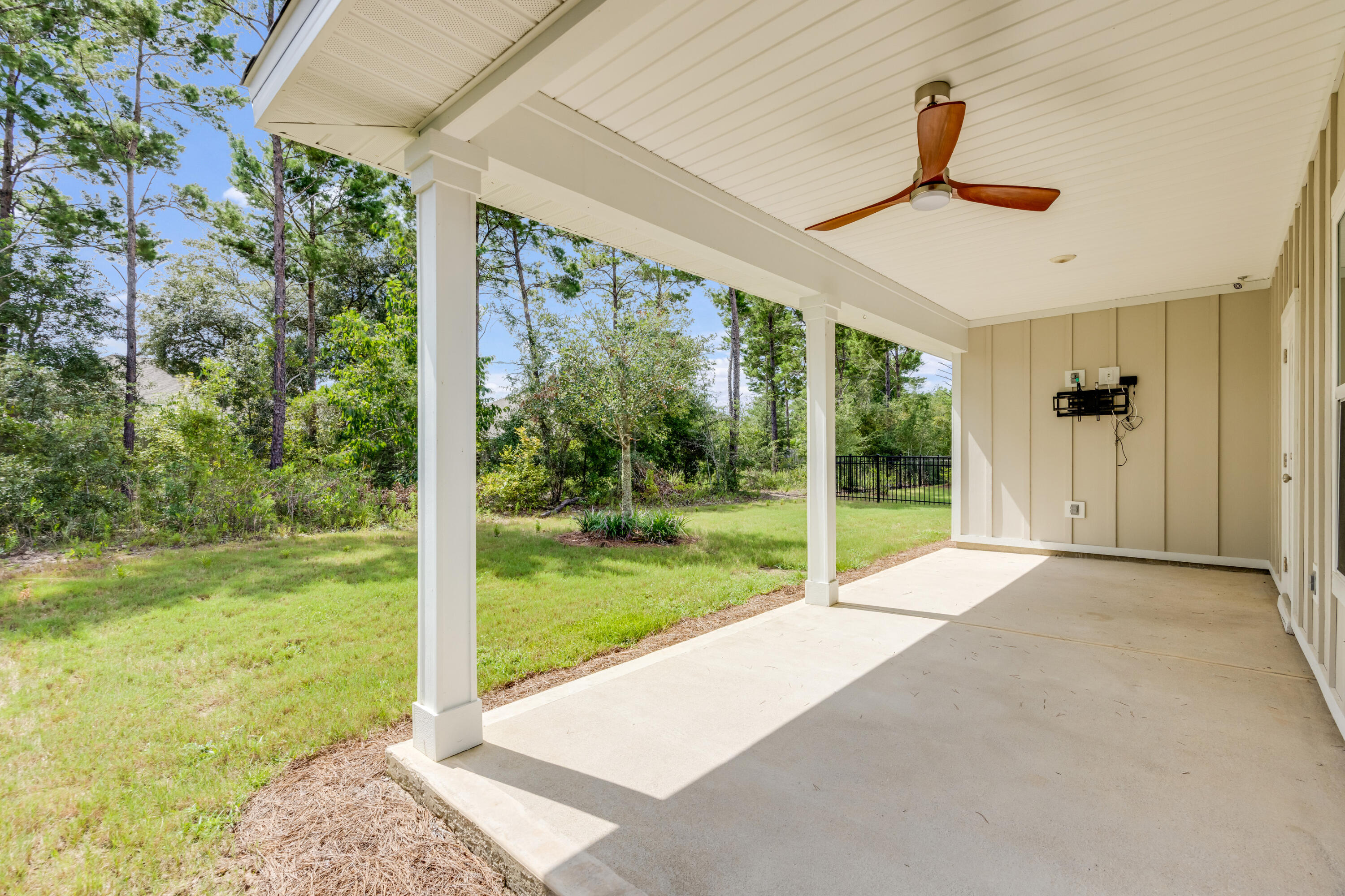 121 Lightning Bug Lane Freeport, FL 32439 - Photo 37 of 53 40-38