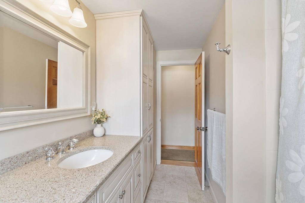 20 Hood Road Tewksbury, MA 01876 - Photo 11 of 22