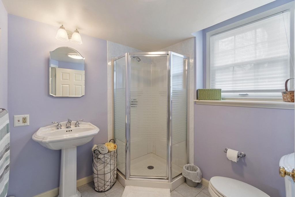 20 Hood Road Tewksbury, MA 01876 - Photo 15 of 22
