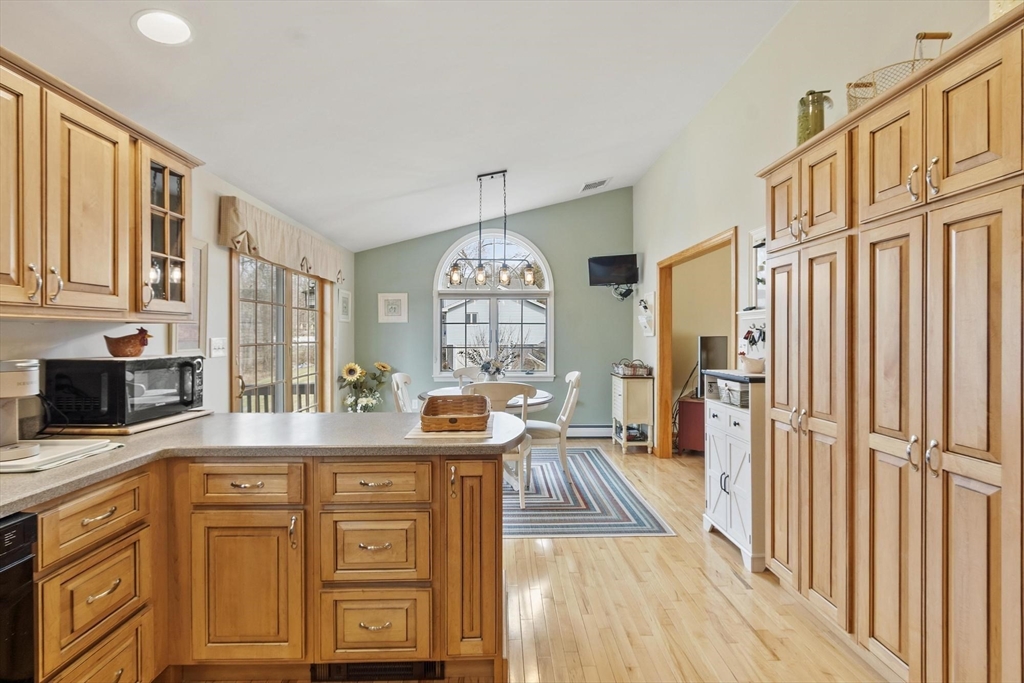 20 Hood Road Tewksbury, MA 01876 - Photo 3 of 22