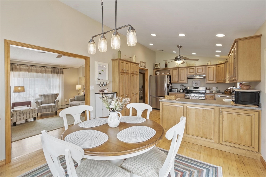 20 Hood Road Tewksbury, MA 01876 - Photo 5 of 22