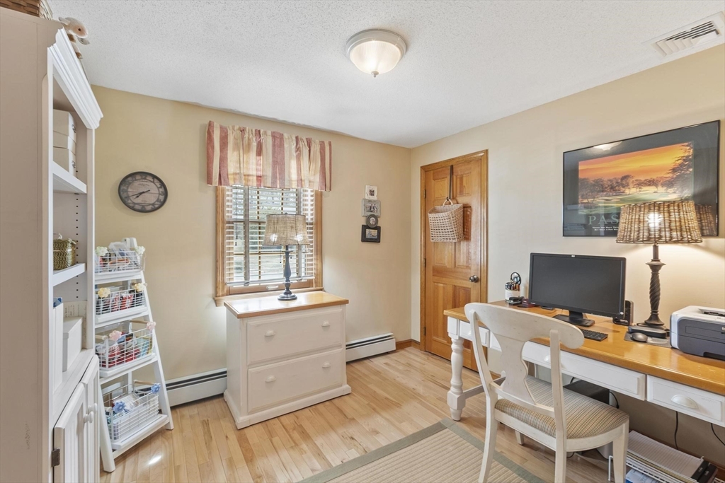 20 Hood Road Tewksbury, MA 01876 - Photo 8 of 22