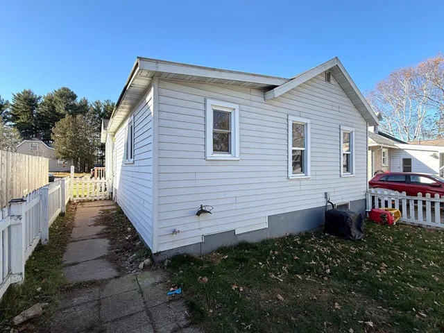 $89,900 | 95 West Street, Clintonville, WI 54929