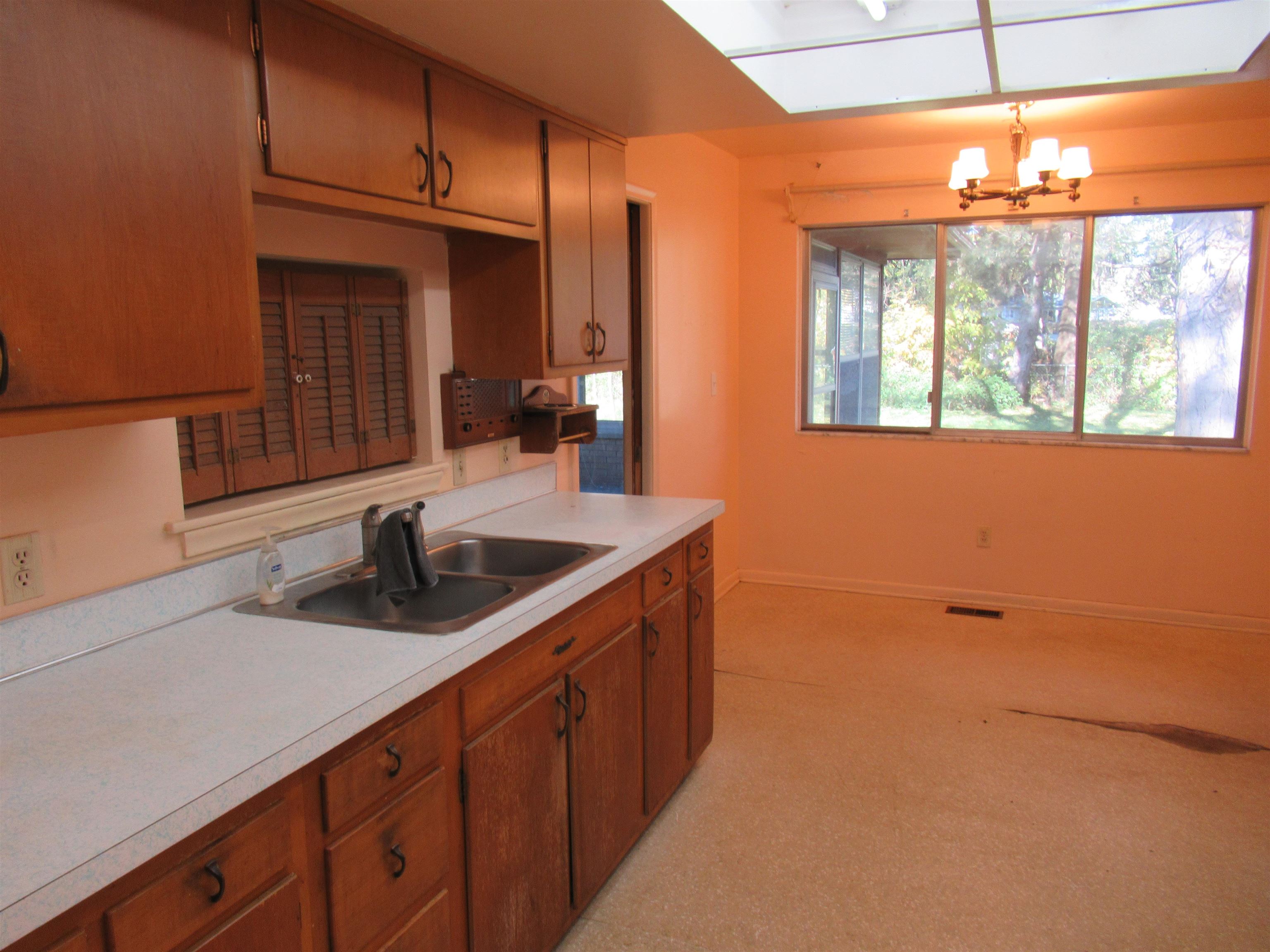 1525 Flushing Road Flushing, MI 48433 - Photo 11 of 39 50125908-10.JPG