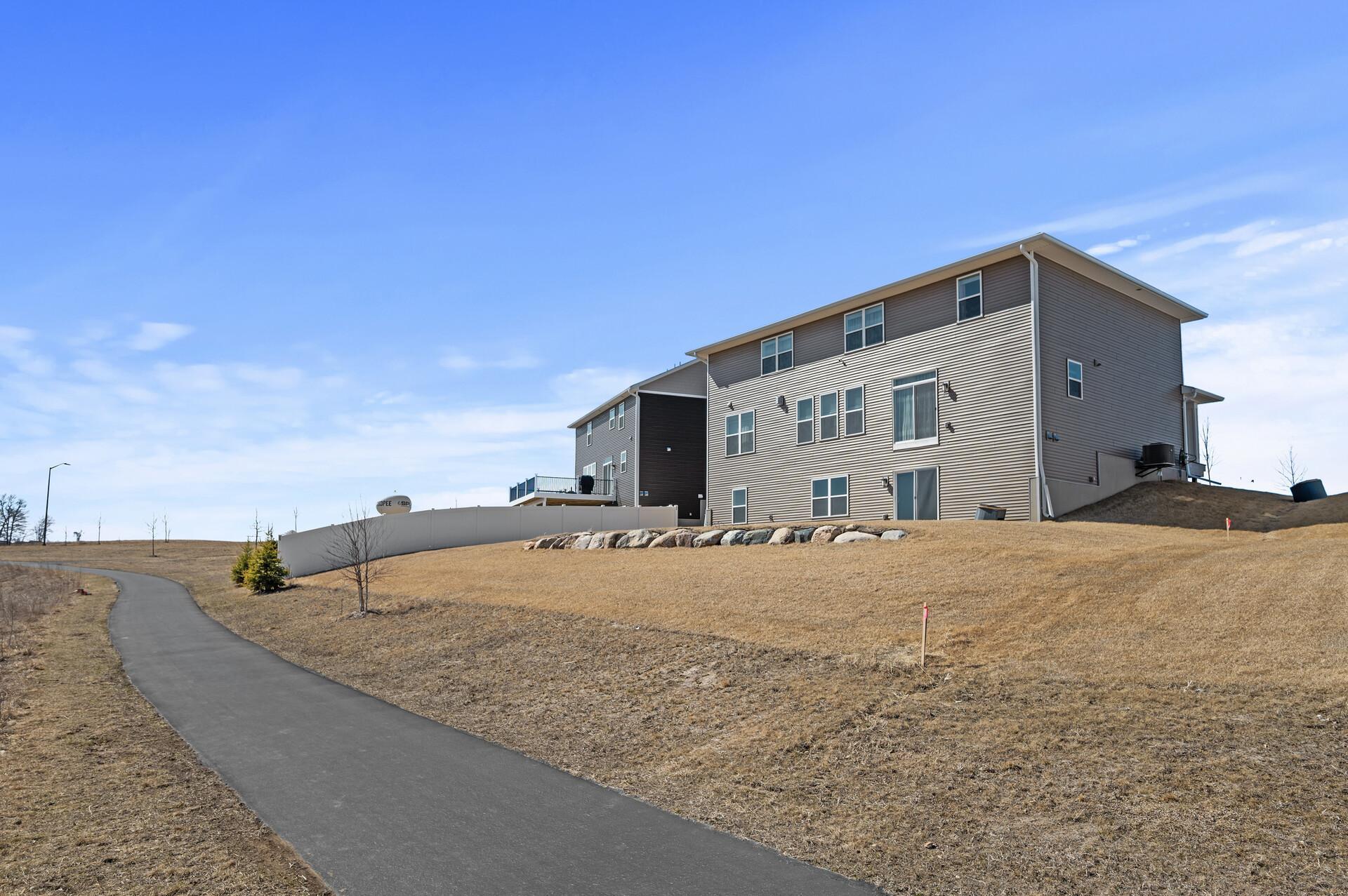 1901 Aztec Avenue Shakopee, MN 55379 - Photo 34 of 37