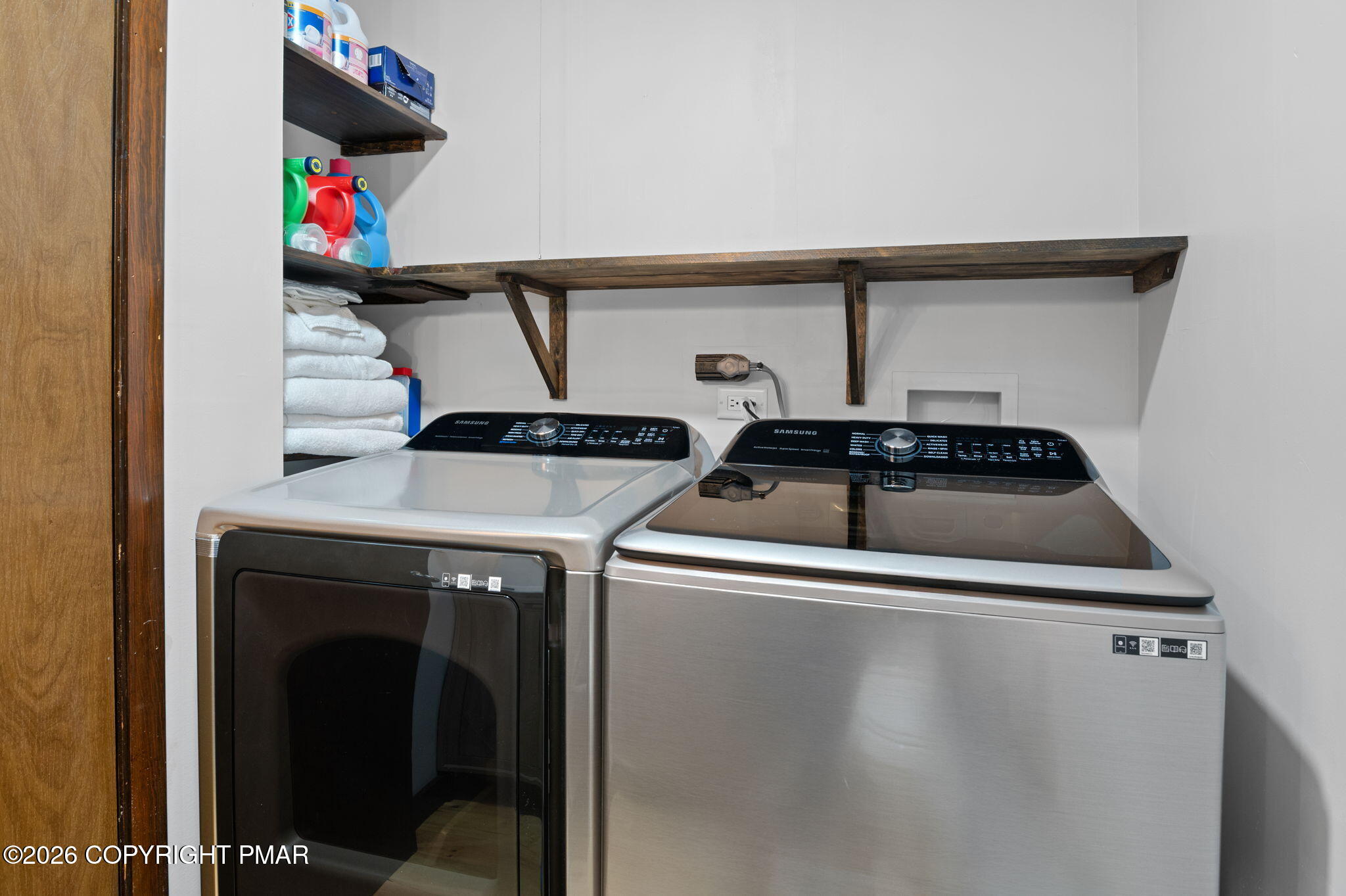 81 Split Rock Road Lake Harmony, PA 18624 - Photo 16 of 36 a utility room with dryer and washer