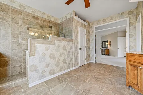 $2,000,000 | 60 Dundee Court, Loch Lloyd, MO 64012