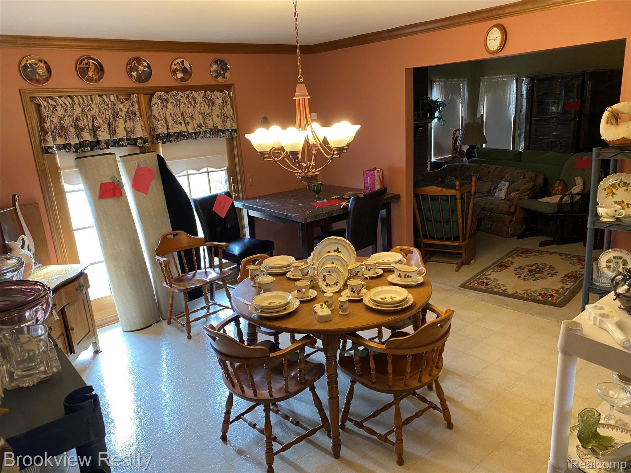 59480 Hayes Road Ray, MI 48096 - Photo 20 of 39 Kitchen dining area