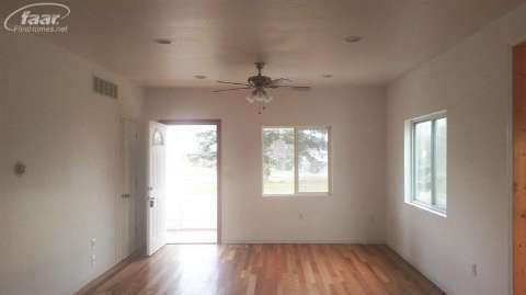 5233 Kelly Road Flint, MI 48504 - Photo 4 of 12 20388701-3.JPG