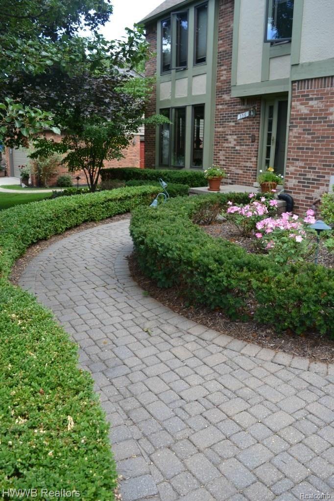 556 Sunlight Drive Rochester, MI 48309 - Photo 3 of 49 Brick Paver Walk Way