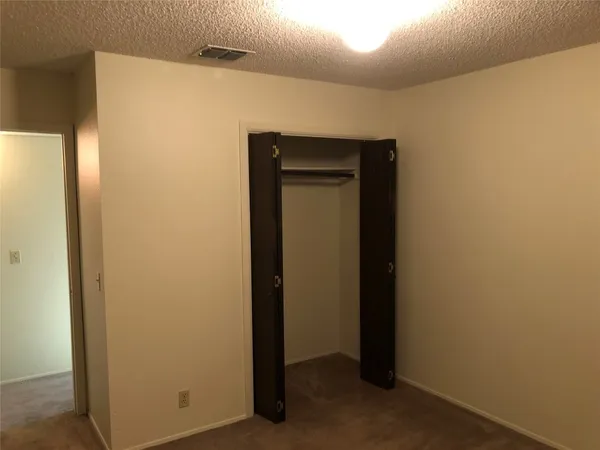 $1,500 | 914 West Meadowmere Lane, Austin, TX 78758