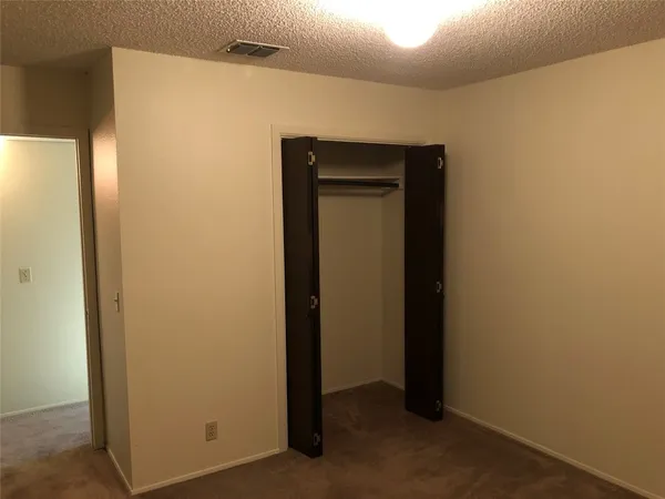 $1,500 | 914 West Meadowmere Lane, Austin, TX 78758