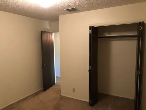 $1,500 | 914 West Meadowmere Lane, Austin, TX 78758