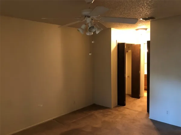 $1,500 | 914 West Meadowmere Lane, Austin, TX 78758