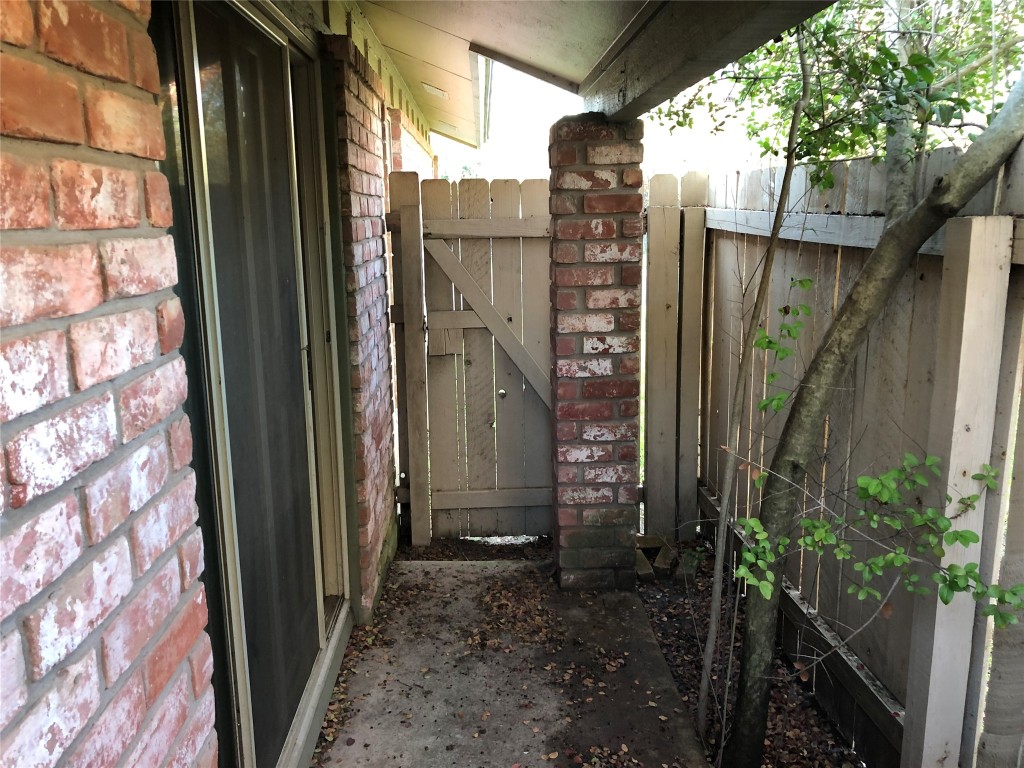 914 West Meadowmere Lane Austin, TX 78758 - Photo 27 of 28