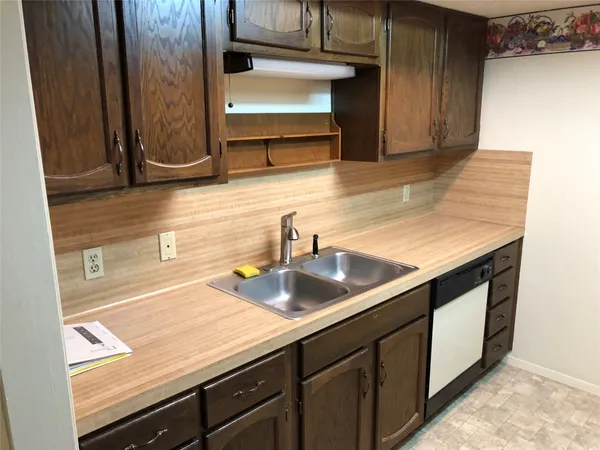 $1,500 | 914 West Meadowmere Lane, Austin, TX 78758