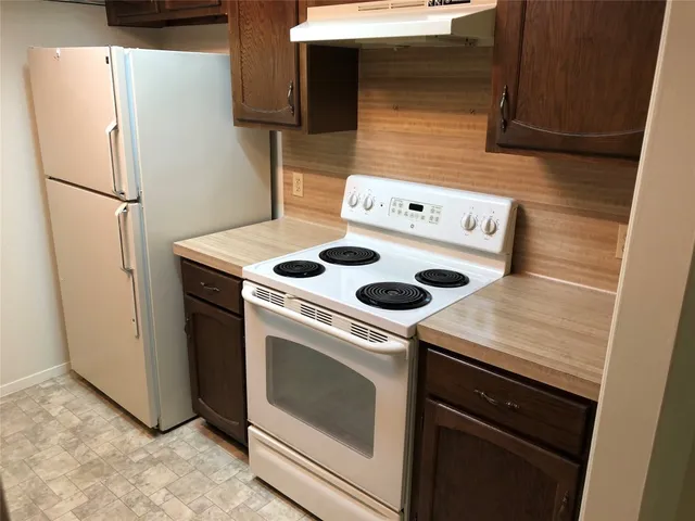 $1,500 | 914 West Meadowmere Lane, Austin, TX 78758