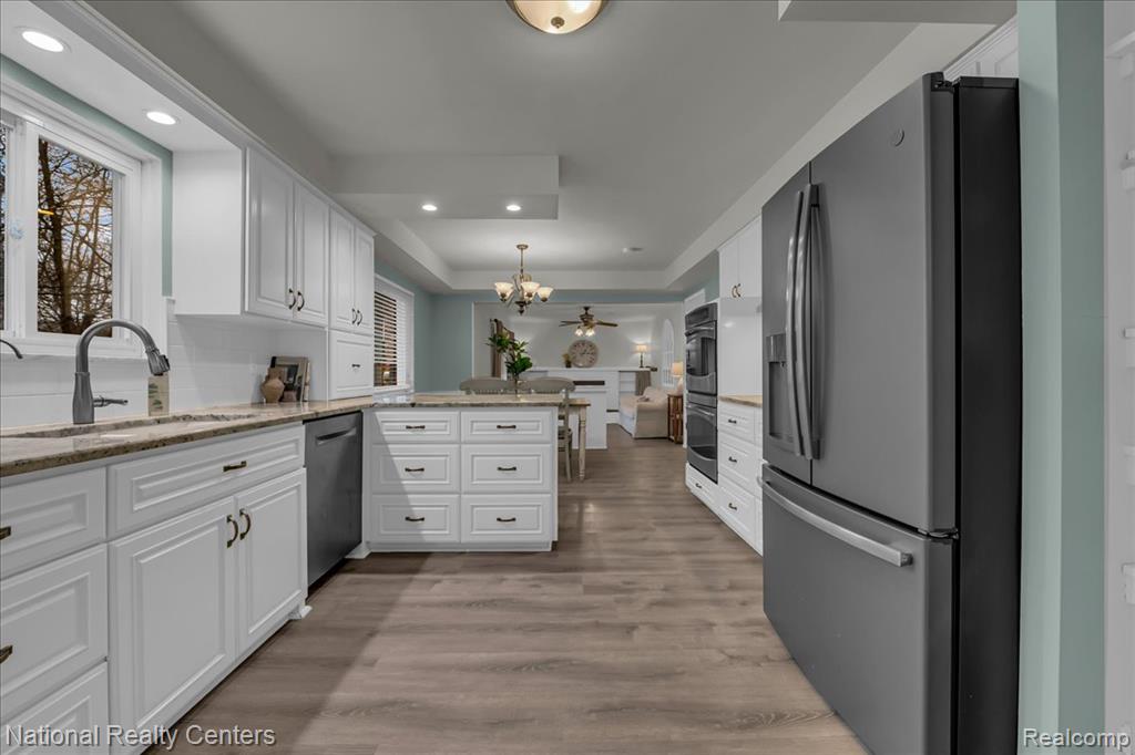 28701 Summerwood Road Farmington, MI 48334 - Photo 8 of 25 Gallery Image 8
