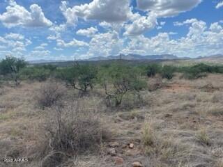 255 Boticario Court, Unit 60 Rio Rico, AZ 85648 - Photo 5 of 8 inside to west mtns