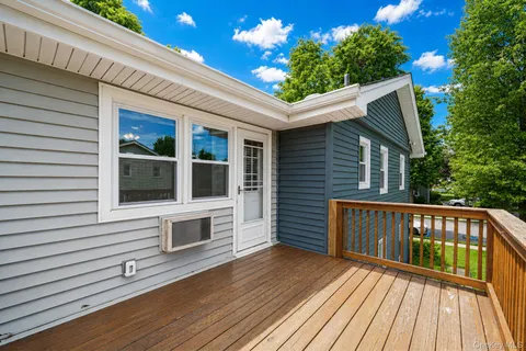 $269,000 | 11 Toehee Place, Unit 2B, Islip, NY 11751