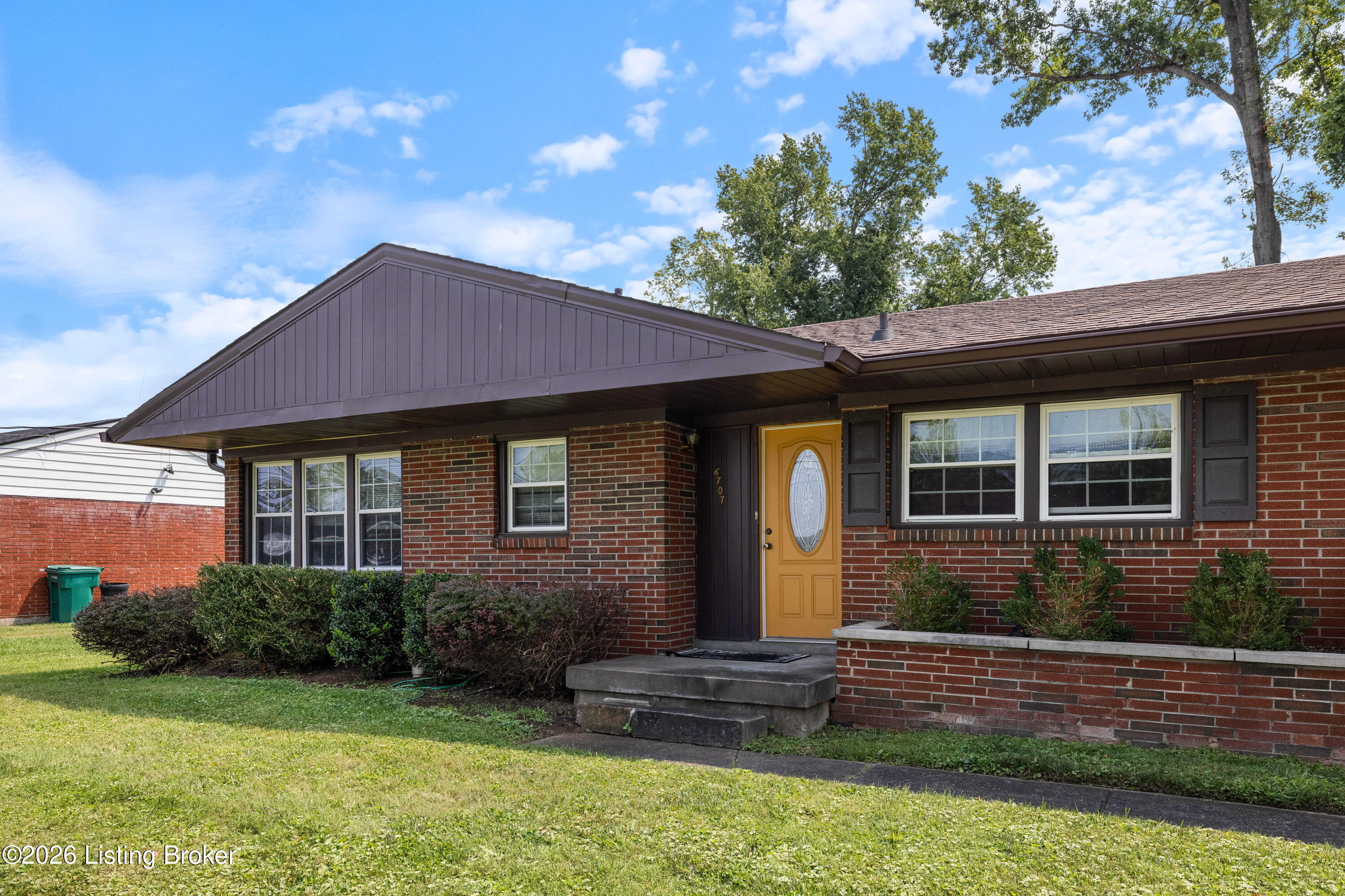 6707 Rest Way Prospect, KY 40059 - Photo 3 of 26 View of house and landscape