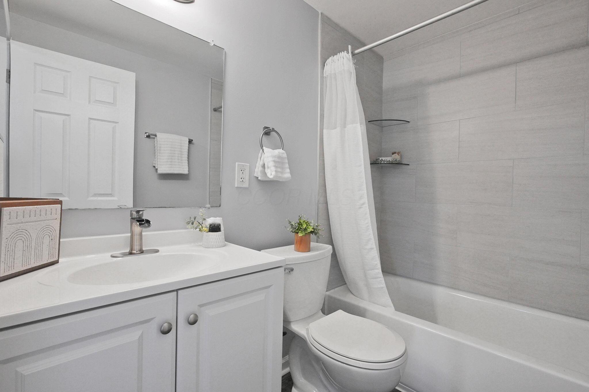 5720 Beechcroft Road, Unit B Columbus, OH 43229 - Photo 12 of 27
