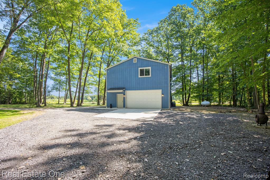 4666 County Line Road New Haven, MI 48048 - Photo 13 of 22